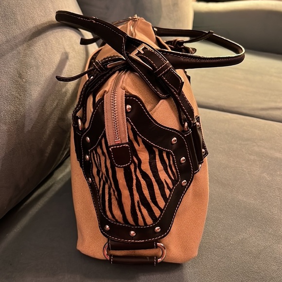 Canvas tan and leopard handbag. - Picture 2 of 7